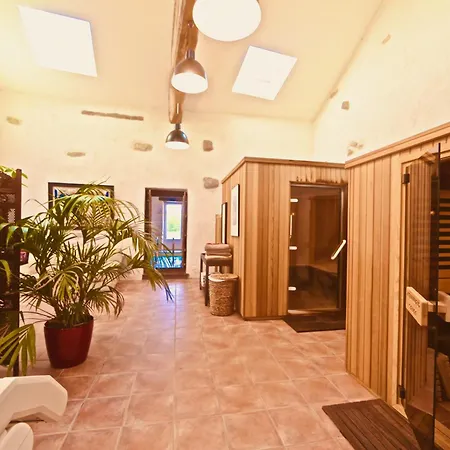 Дом отдыха Maison Acacia Saint-Martial-de-Valette